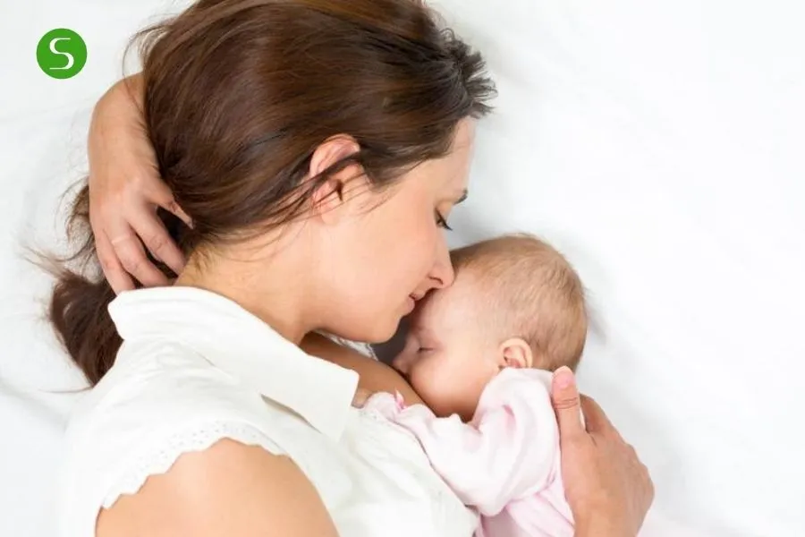 Mẹ nên làm gì khi trẻ bị dị ứng sữa mẹ? 